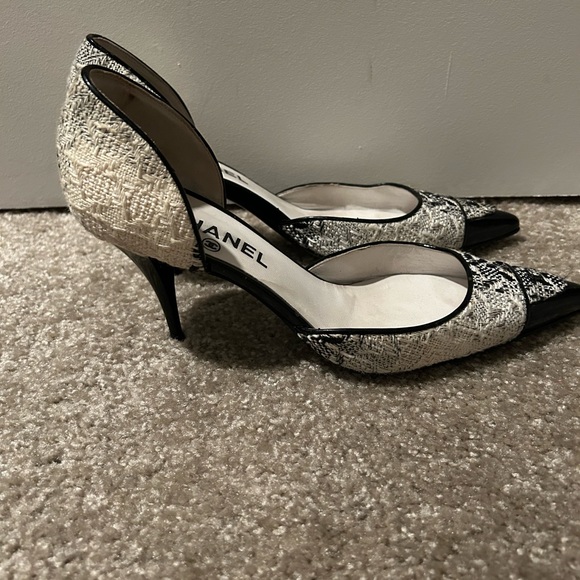 Chanel Tweed pumps - Picture 2 of 5